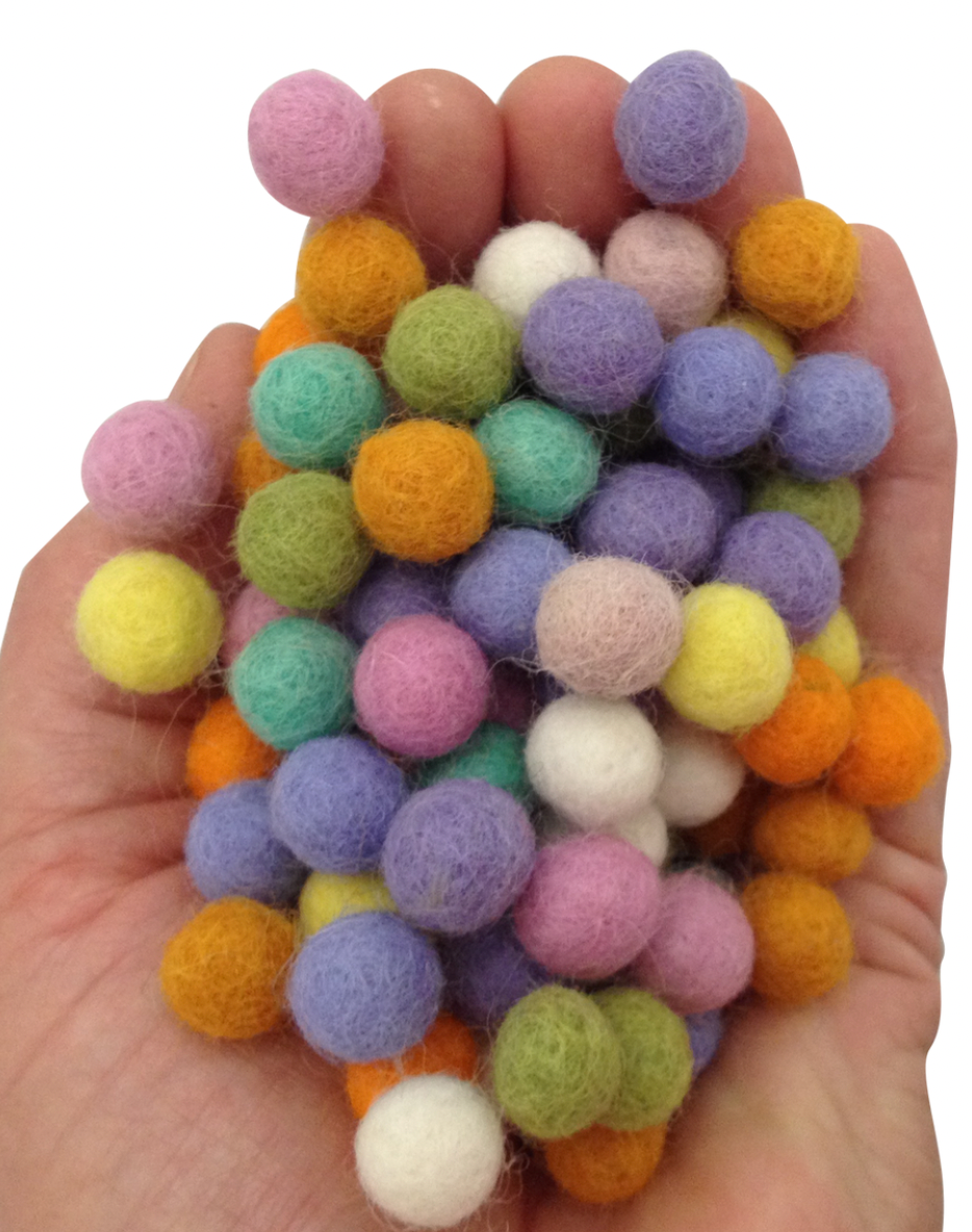Pom Pom 1.5cm Spring 100 piece
