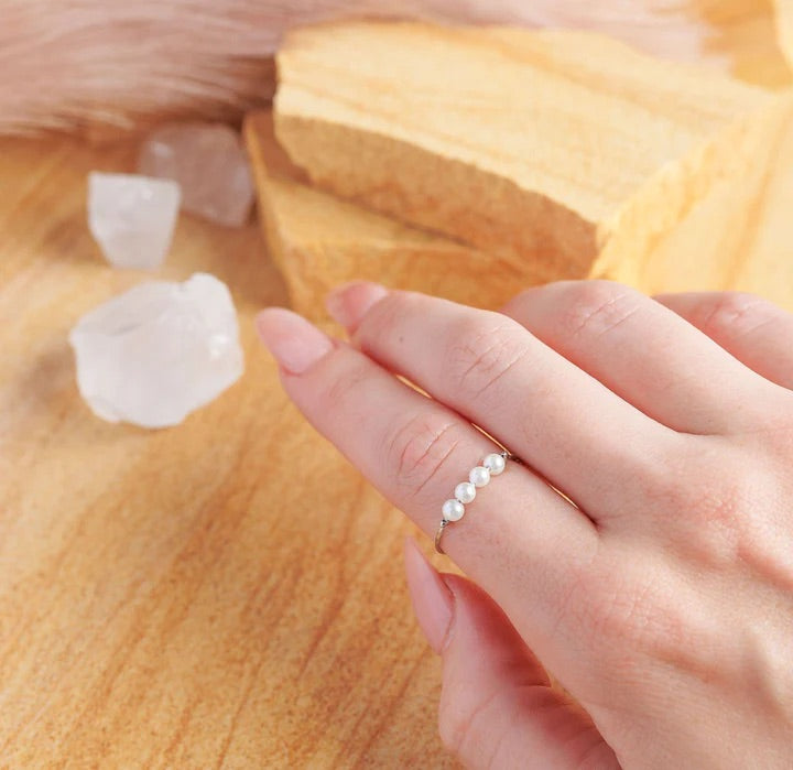 Pearl Rotating Worry Ring